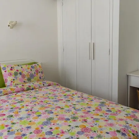 Apartment Schoene Ferienwohnung 2 *